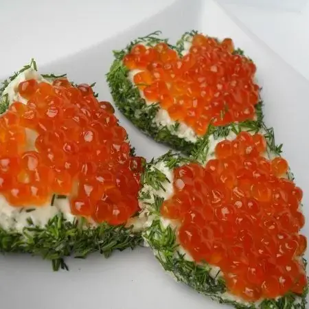 Новогодняя закуска с красной икрой